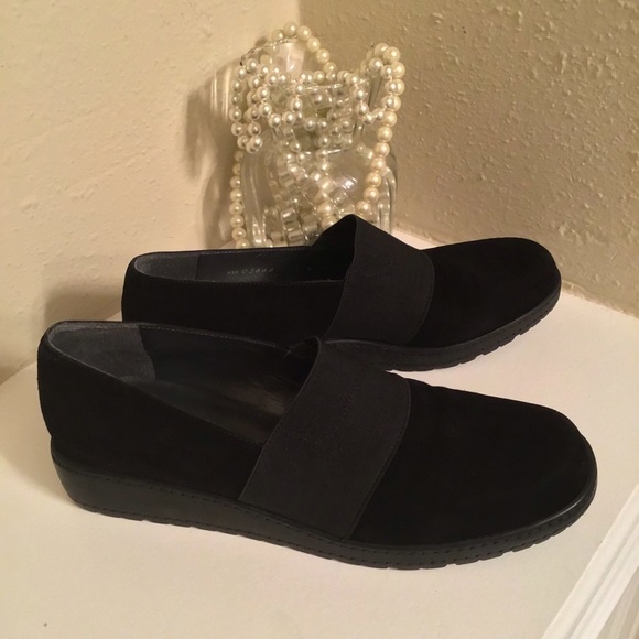 Stuart Weitzman Shoes - Stuart Weitzman Suede Slip On Loafers